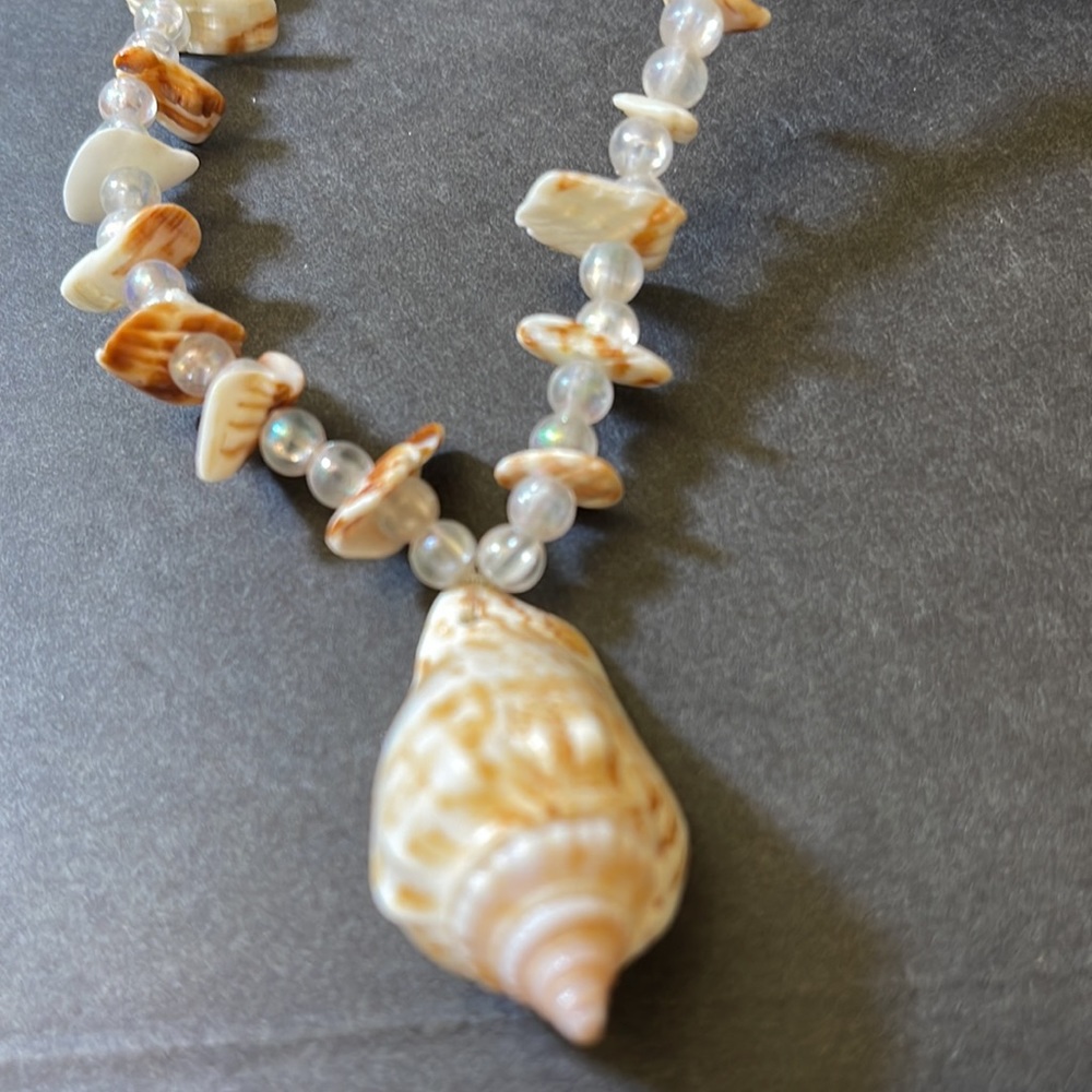 Seashell Necklace - Picture 2 of 6